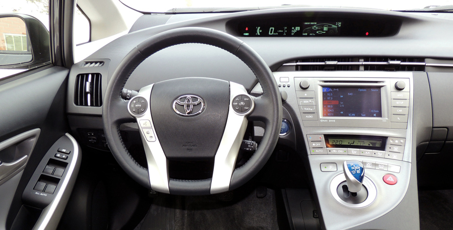 2015 Toyota Prius Liftback Versus Prius V