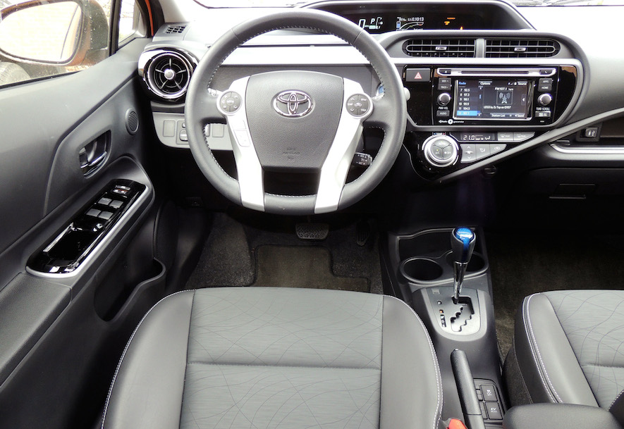 Toyota Prius C Technology 2015 Review